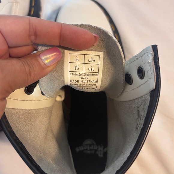 Dr Martens White Lace Up Combat Boots Patent Leather Sz 7 Women’s Men’s Sz 6 - Picture 8 of 11